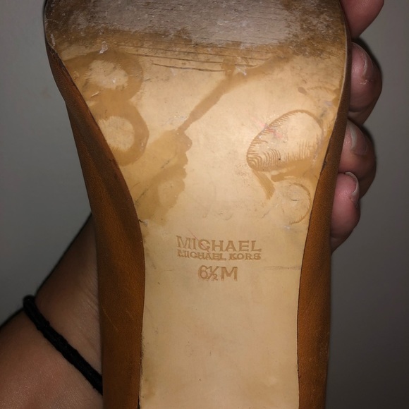 Michael Kors Cognac Leather Peep Toe Heels W/ Bow - Picture 7 of 7